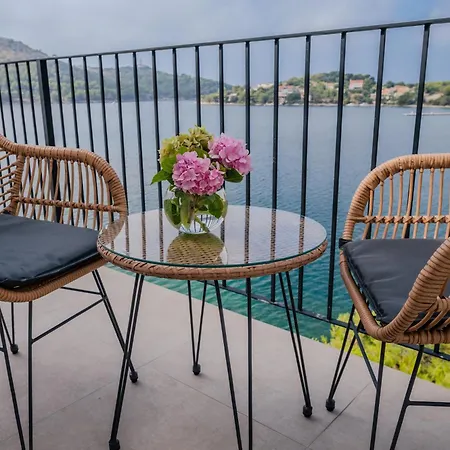 Discover Lastovo Premium Apartament *