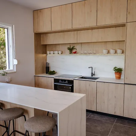 Discover Lastovo Premium *