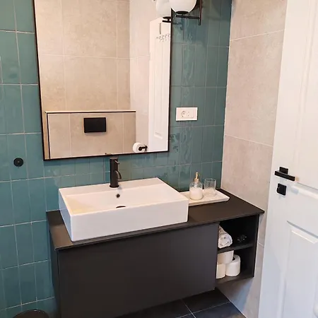 Modern Two Bedroom Seafront Oasis Apartment Skrivena Luka