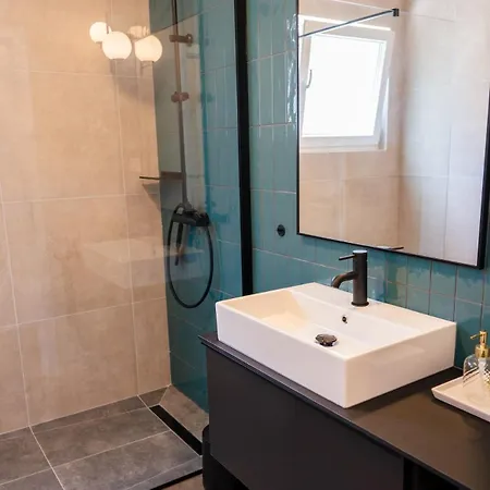 Modern Two Bedroom Seafront Oasis Skrivena Luka