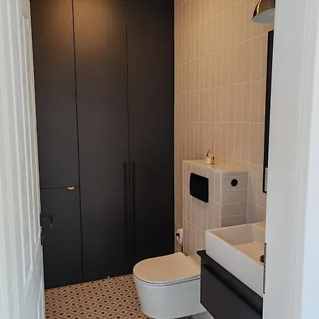 Modern Two Bedroom Seafront Oasis Apartment
