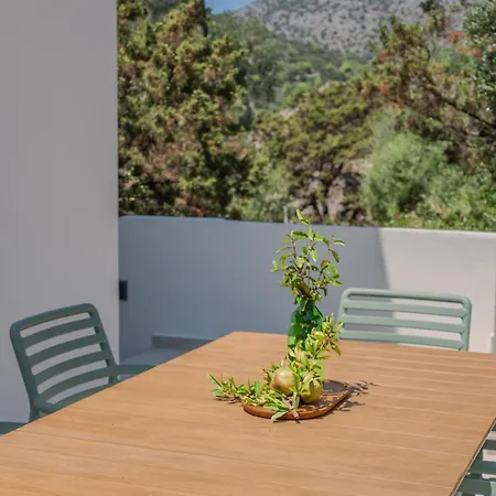 Modern Two Bedroom Seafront Oasis Apartment Skrivena Luka
