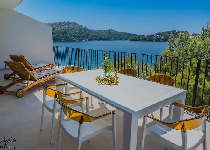 Discover Lastovo Premium