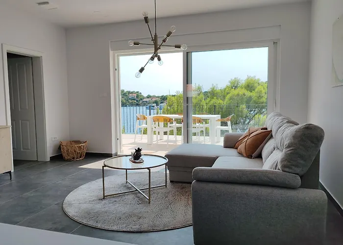 Discover Lastovo Premium شقة