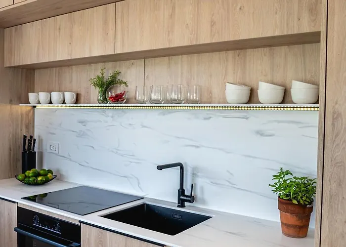 Discover Lastovo Premium