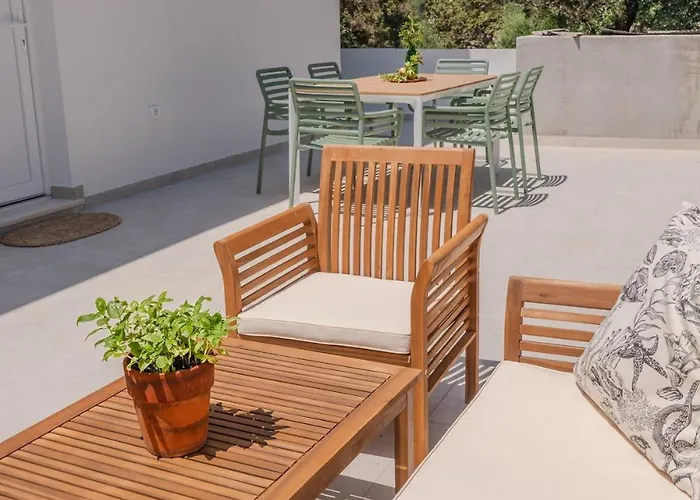 Discover Lastovo Premium *