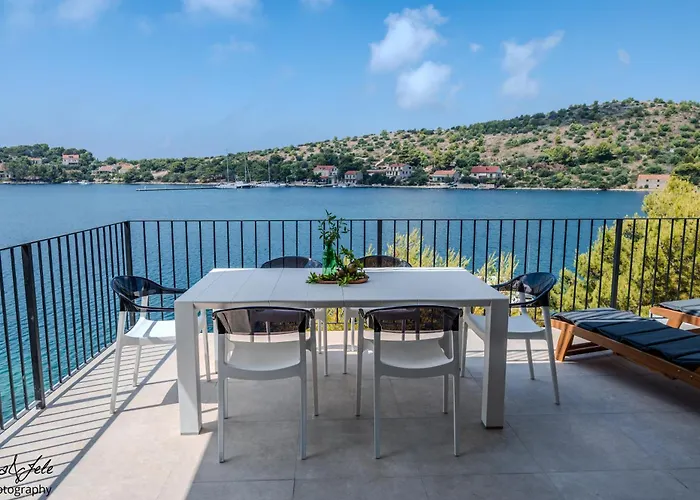 Discover Lastovo Premium * Skrivena Luka