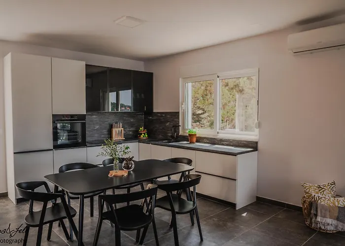 Discover Lastovo Premium شقة Skrivena Luka